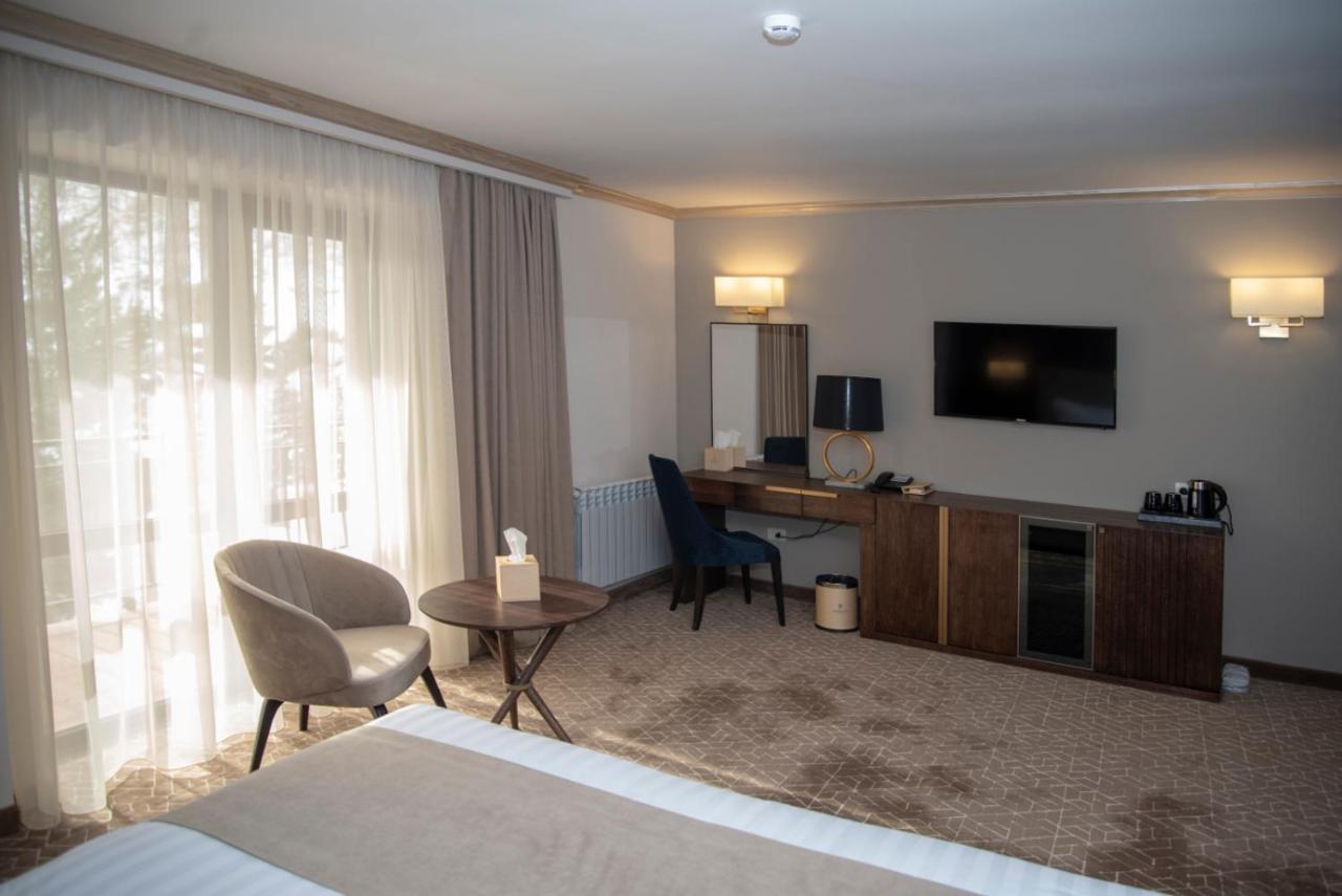 Hotel And 5*