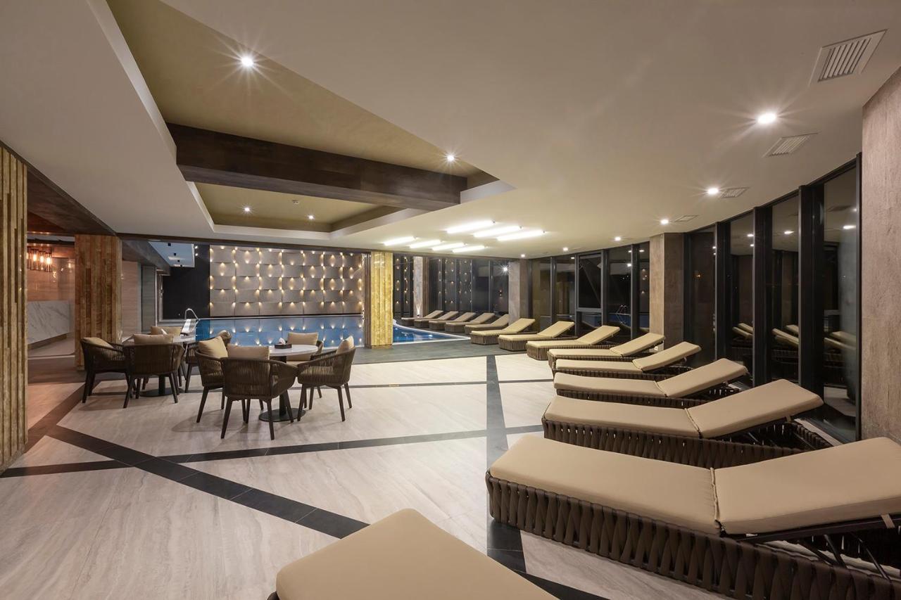 Hotel And 5*